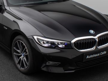 Fahrzeugabbildung BMW 320e Advantage DAB HiFi PDC AHK Alarm LED Sport