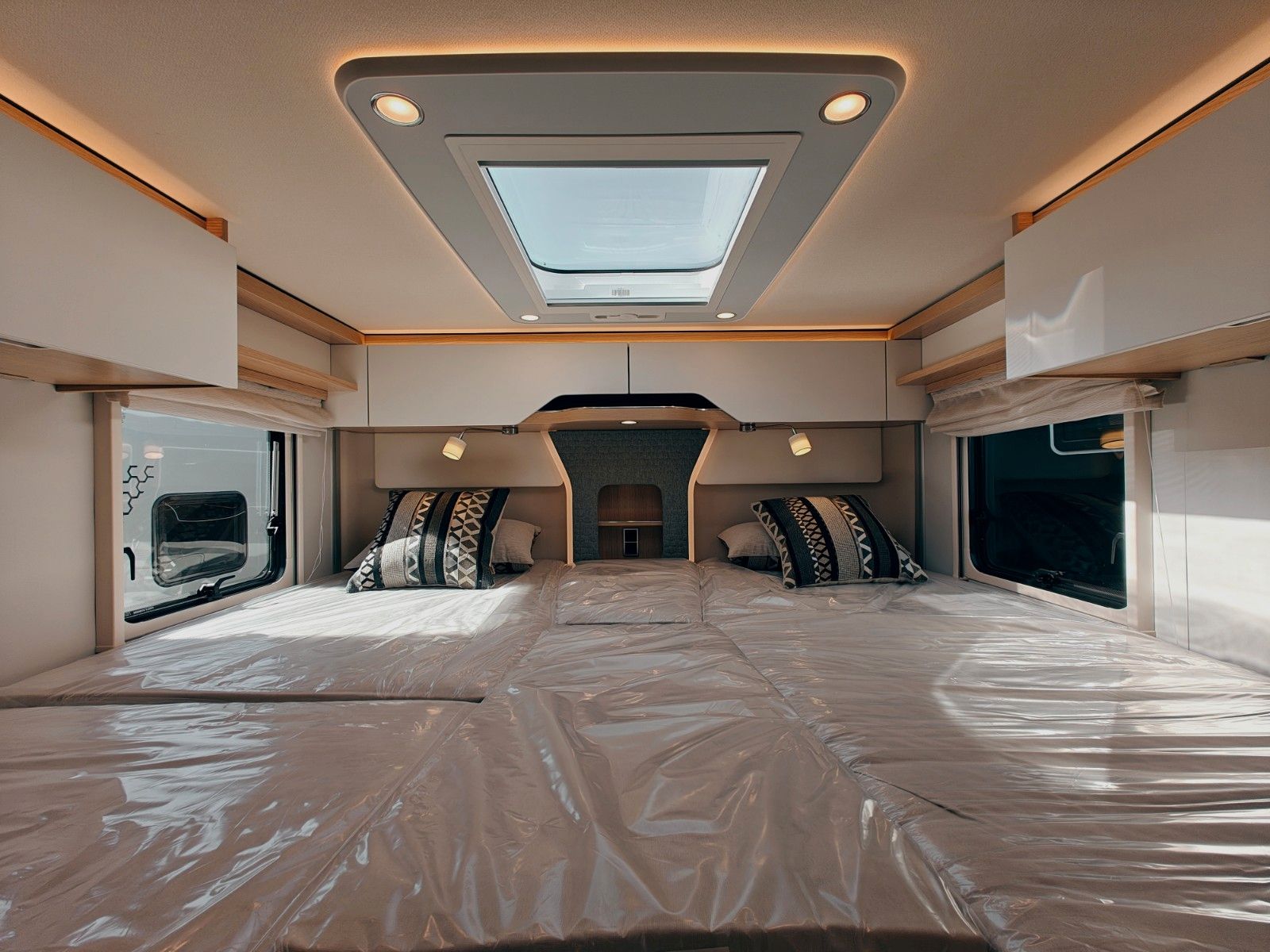 Fahrzeugabbildung HYMER / ERIBA / HYMERCAR B - KLASSE ML T 780 BLACKLINE