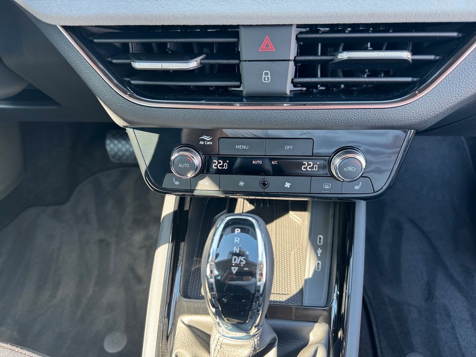 Fahrzeugabbildung SKODA Kamiq Selection 1.5TSI