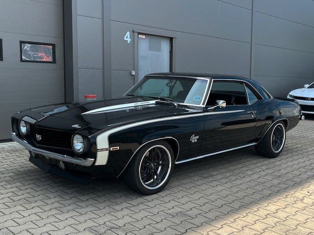 Chevrolet Camaro SS Coupe Engine Big Block 427 cui