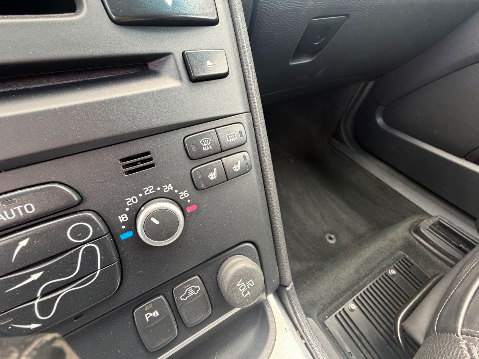 VOLVO XC90 - D5 - 7 PL - 200 CV - 4X4