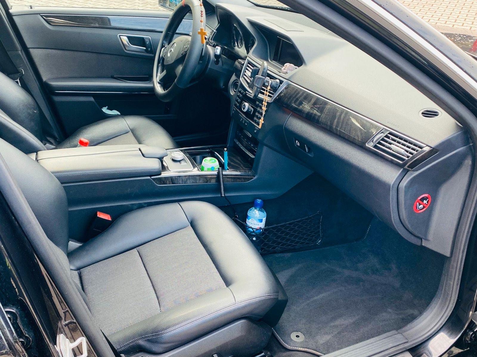 Mercedes-Benz E220 2011 — photo 12