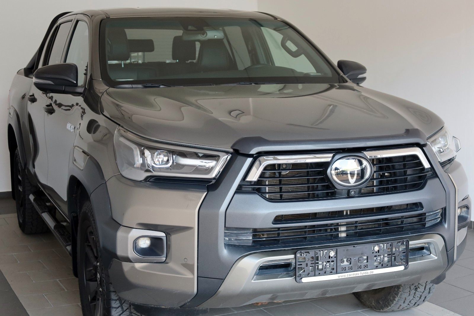 Fahrzeugabbildung Toyota Hilux 2.8 D-4D Invincible,ACC, AHK, Rollo +Bügel