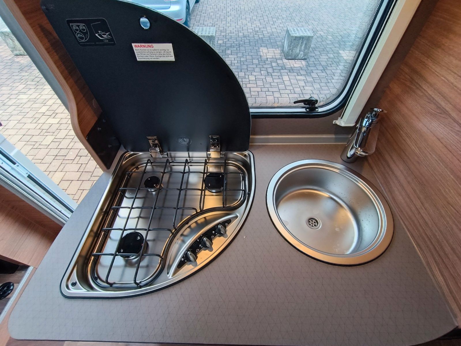 Fahrzeugabbildung Weinsberg CaraCompact 600 MEG EDITION FIRE *RFK*Markise