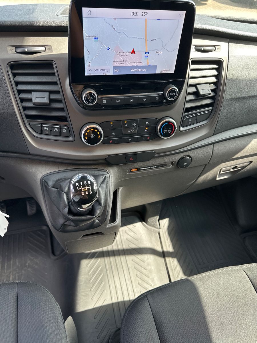 Fahrzeugabbildung Ford Transit Custom 300 L2 NAV+KLIMA+PDC+SHZ+CARPLAY