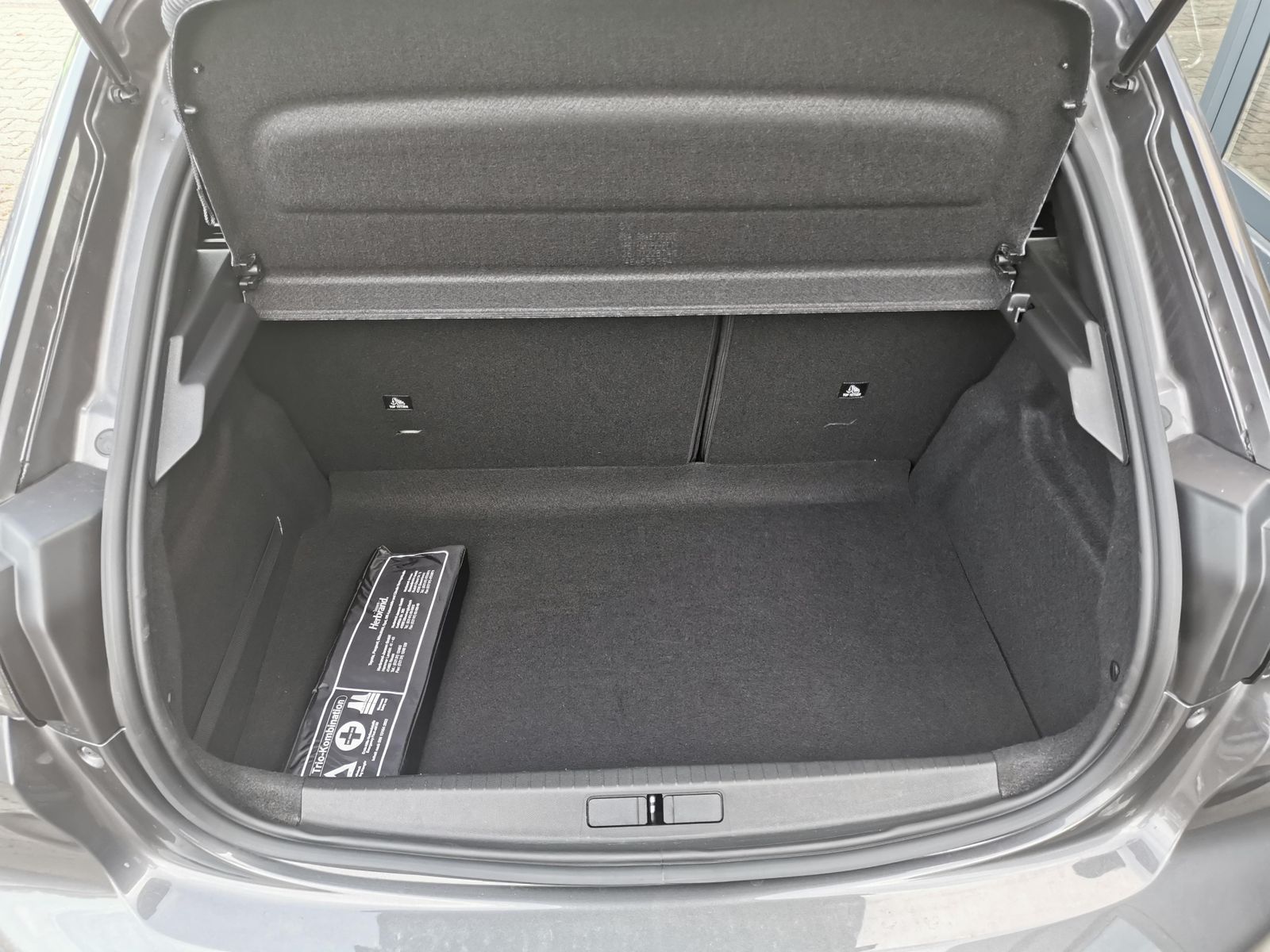 Fahrzeugabbildung Peugeot 208 1.2 PureTech 75, Active Pack