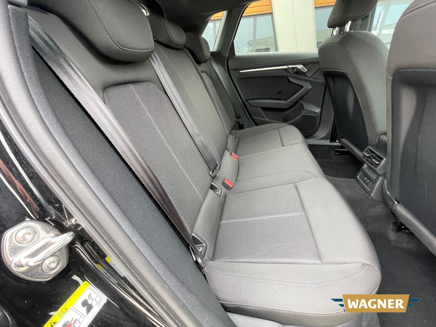 Fahrzeugabbildung Audi A3 Sportback 35 TFSI advanced Sitzheizung