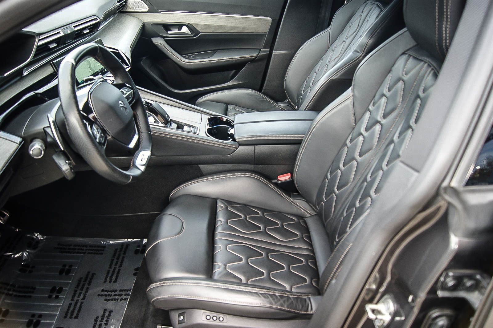 Fahrzeugabbildung Peugeot 508 SW GT Pack NIGHT-VISION ANHZV SCHIEBEDACH