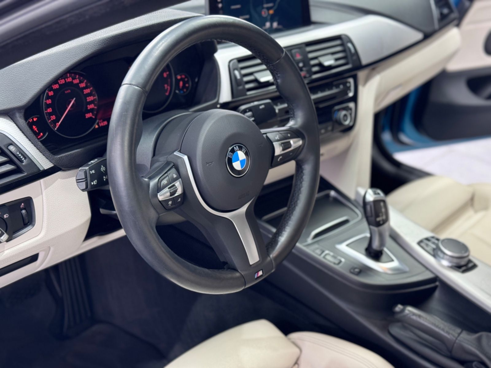 Fahrzeugabbildung BMW 440i Gran Coupe  xDrive M Sport*NAVI*KAMERA*VOLL