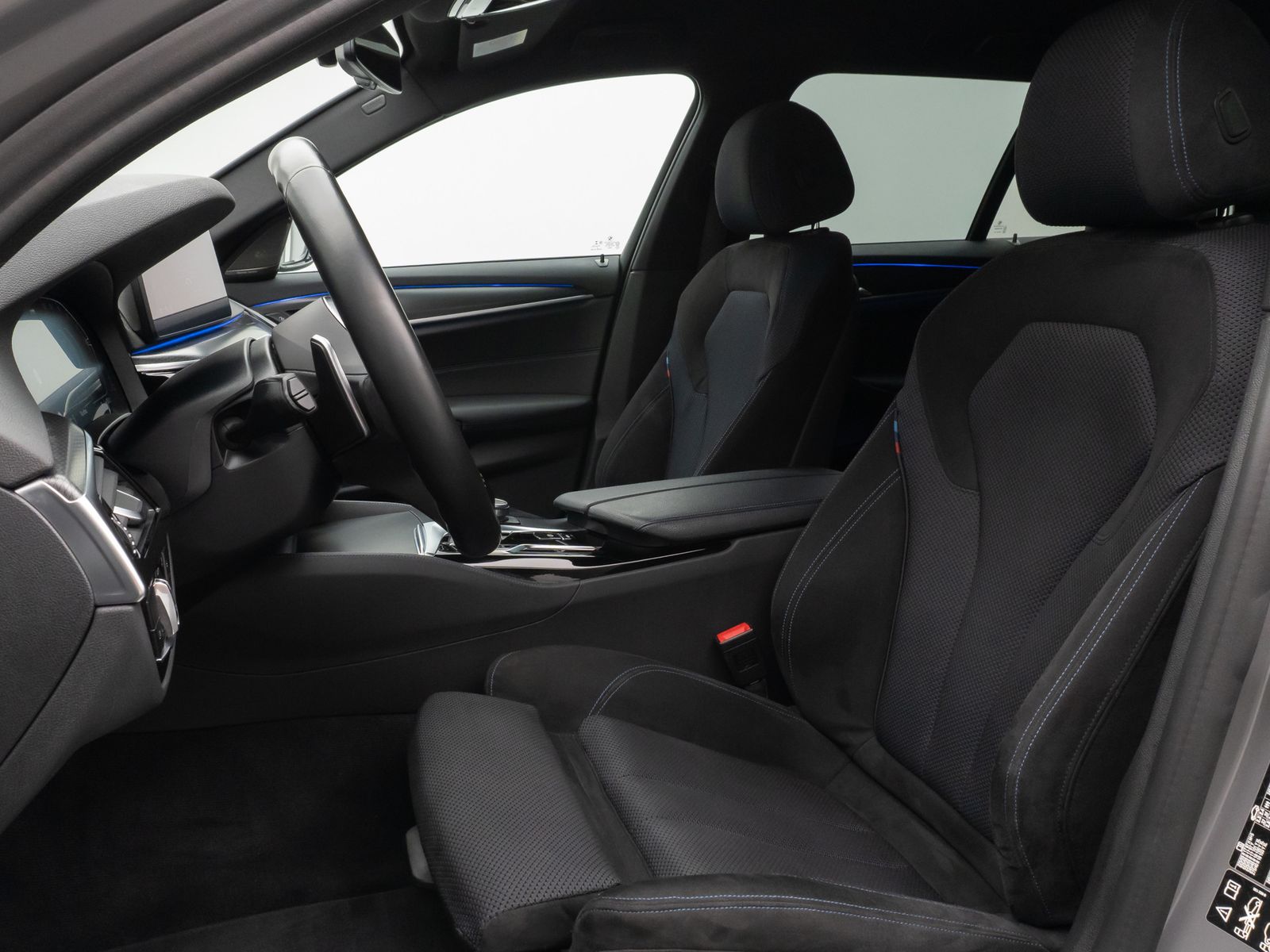 Fahrzeugabbildung BMW 530d xD M Sport Laser Kamera HUD DAB H/K 4xKlima