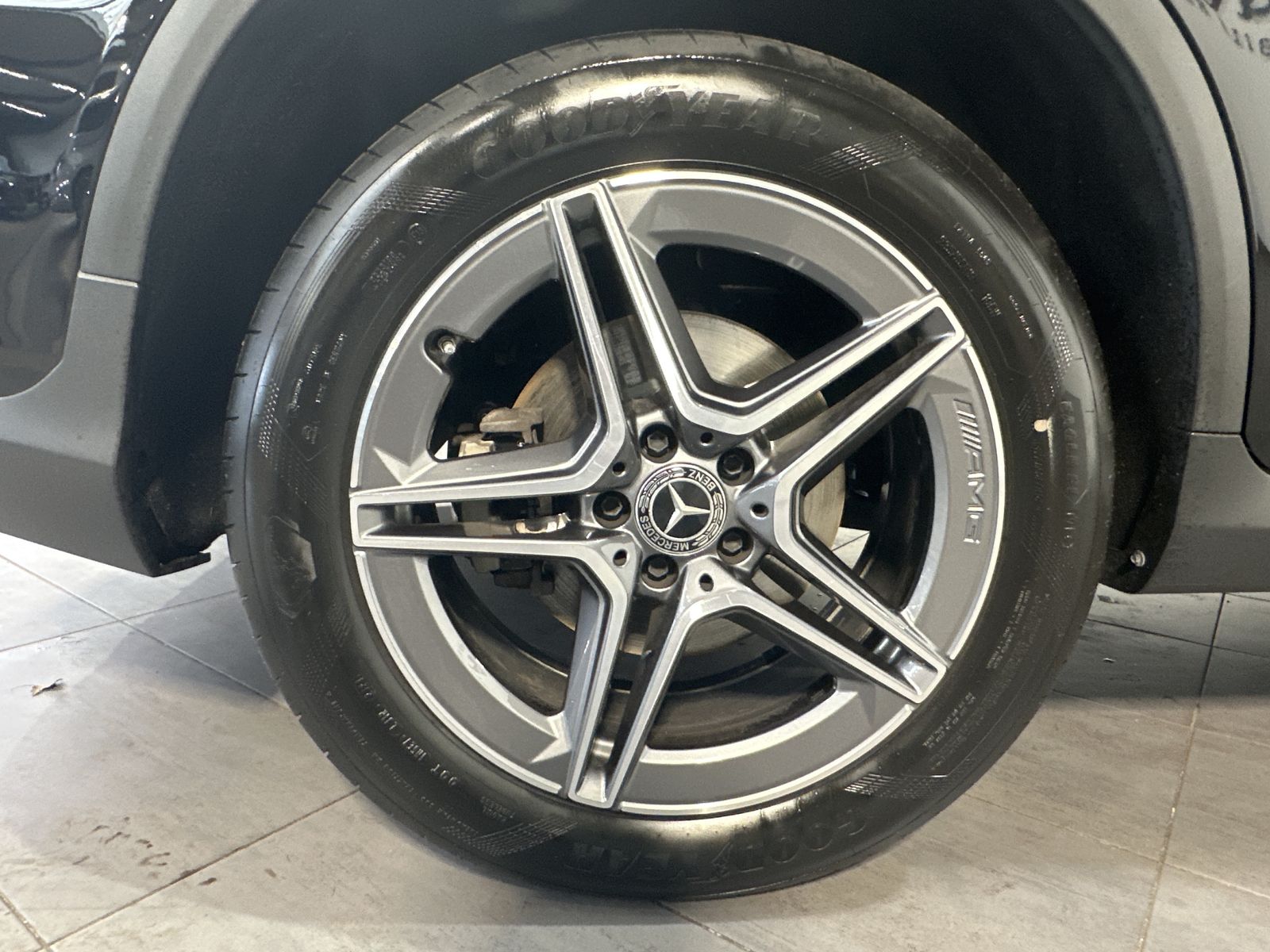 Fahrzeugabbildung Mercedes-Benz GLC 220d 4Matic AMG-Line NAV+LED+SZANDHEIZUNG+PP