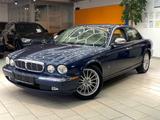 Jaguar XJ6 2.7 D DPF Classic Leder Navi Tempo Xenon PDC - Jaguar XJ6 mit Diesel-Antrieb
