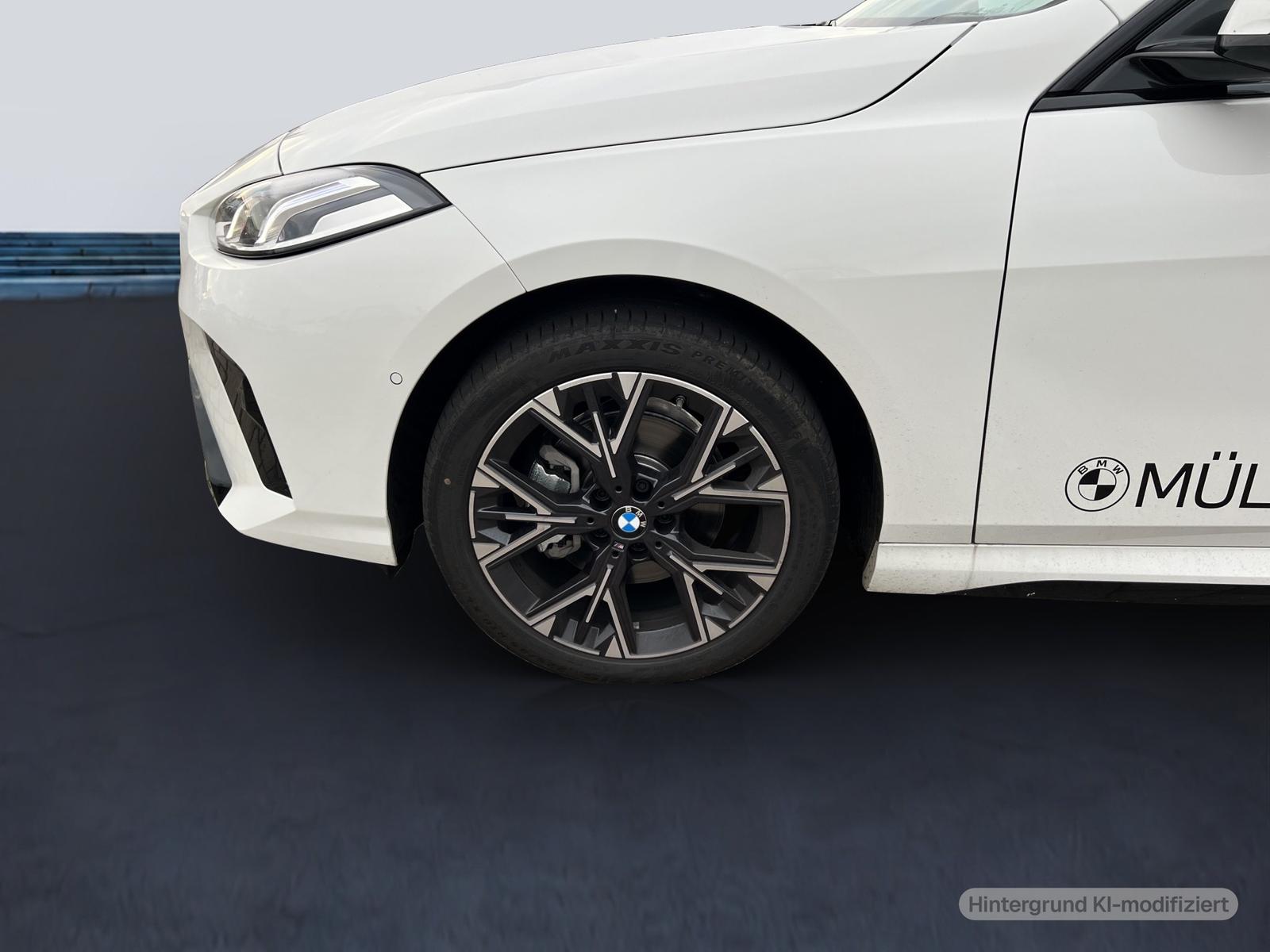 BMW 216 GRAN COUPÈ M SPORT DESIGN PARKING DRIVING AS