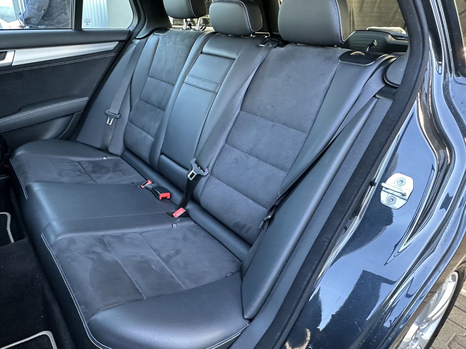Fahrzeugabbildung Mercedes-Benz C 220d T AMG-Paket NAV+SHZ+MFL+PARKTRONIC+17Zo