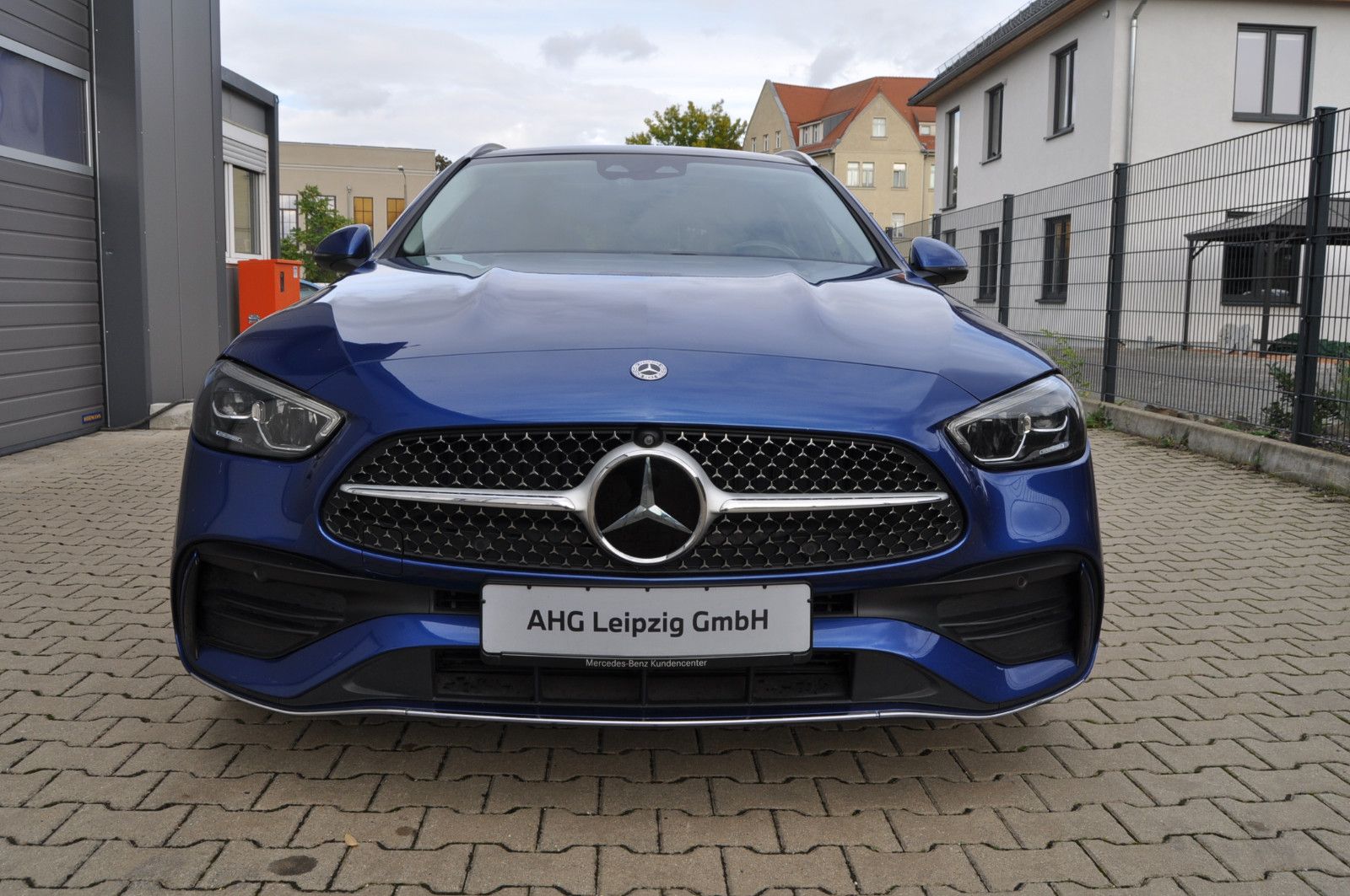 Mercedes-Benz C 300e T AMG LEDER PANO Distronic 360° Kam AHK imagem 2