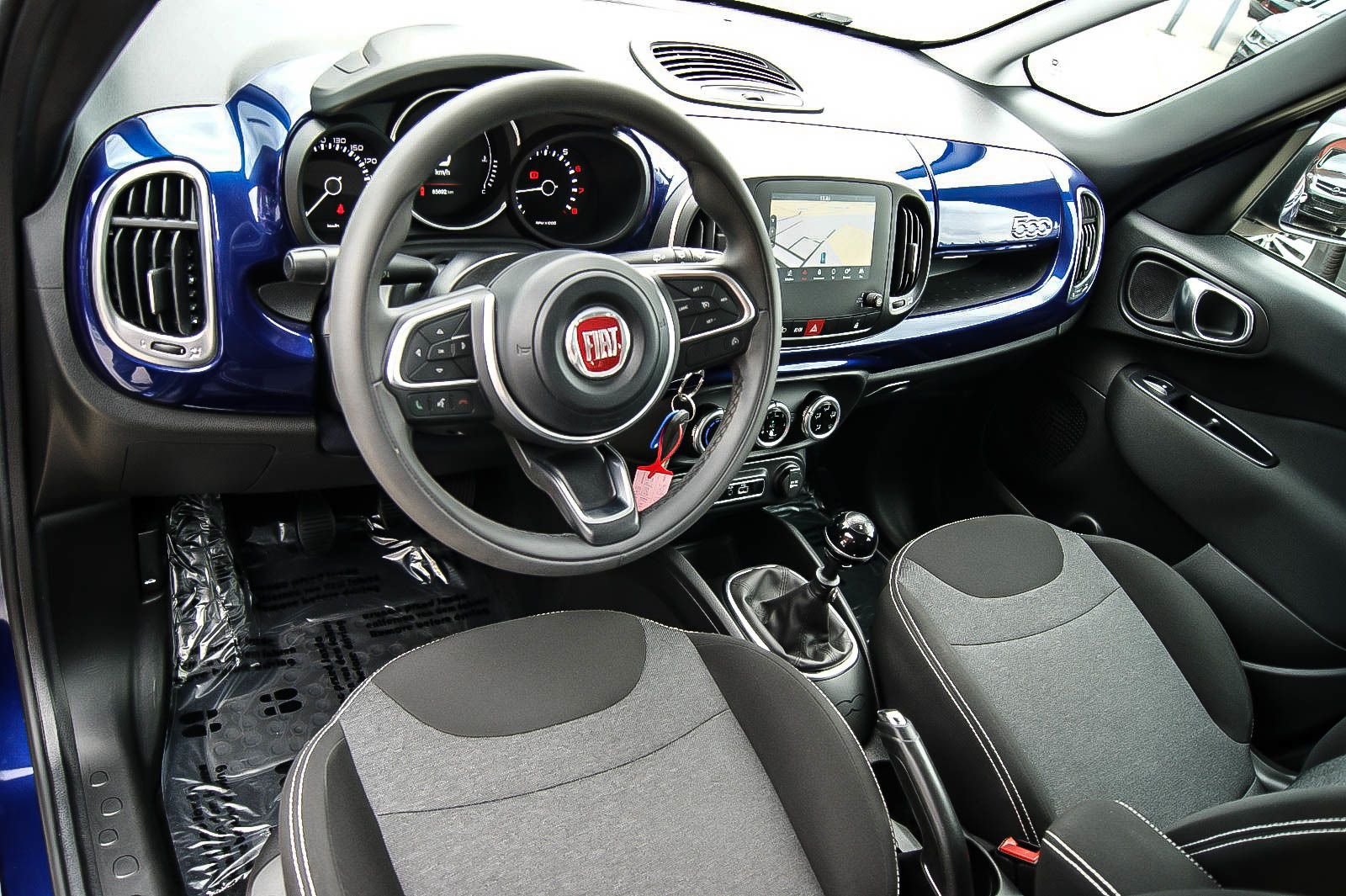 Fahrzeugabbildung Fiat 500 L 1.4T-Jet URBAN Pop-Star NAVI PDC 1.HAND