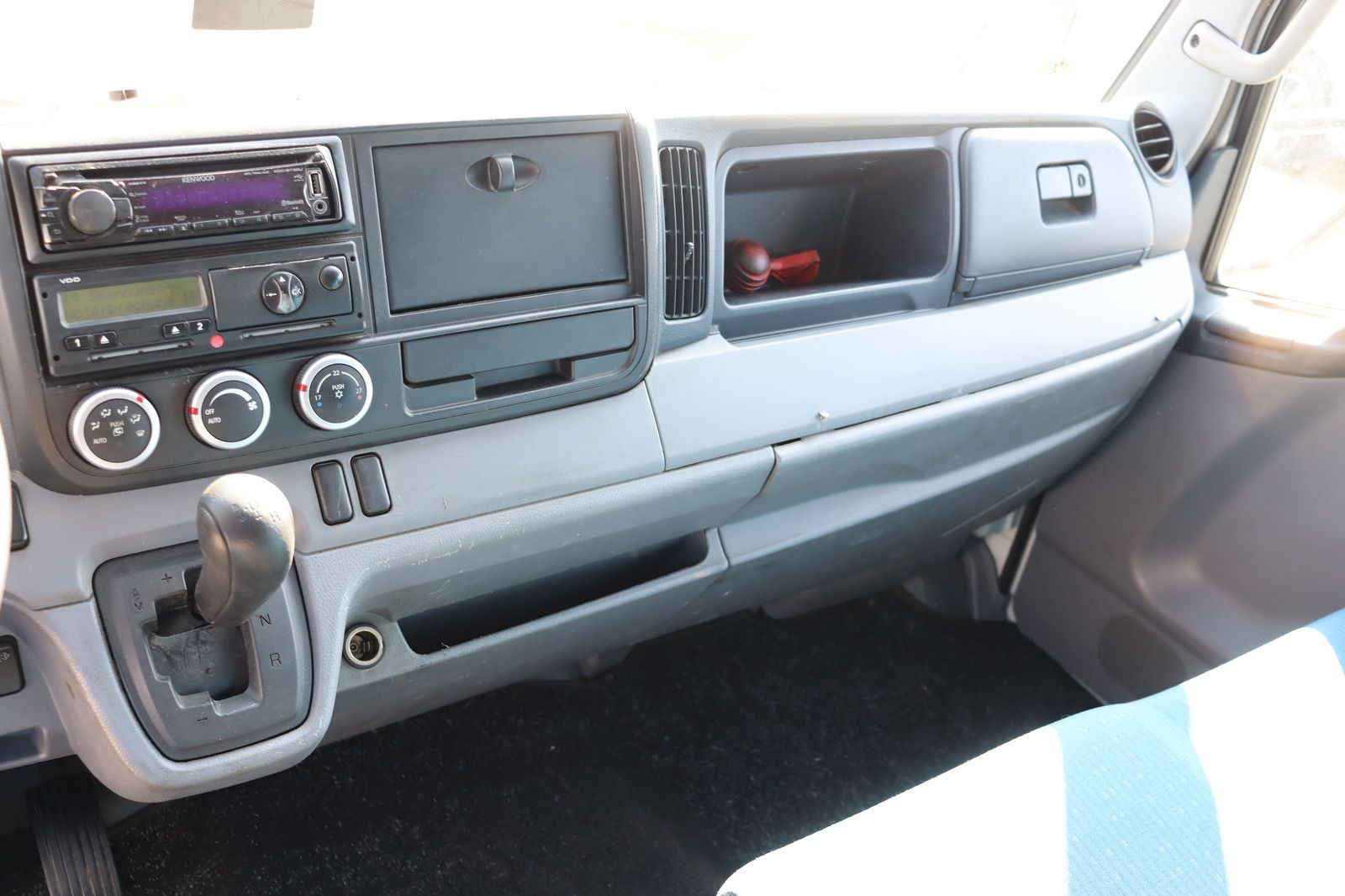 Fahrzeugabbildung Mitsubishi Fuso Canter Duohic 7L15 Plane Ladebordwand