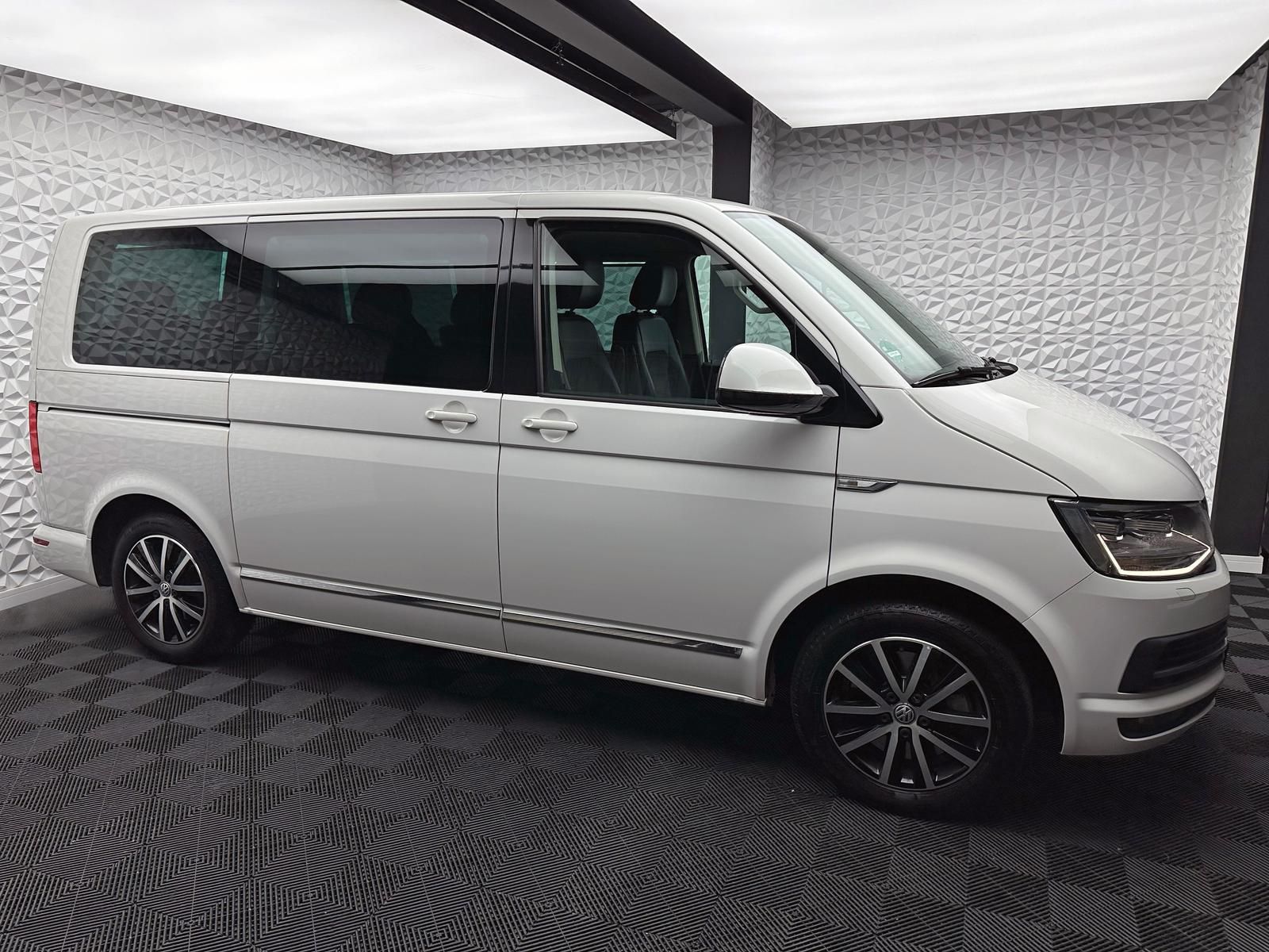 Fahrzeugabbildung Volkswagen T6 MULTIVAN HIGHLINE/4MOTION/STANDHZ/ACC/AHK/LED