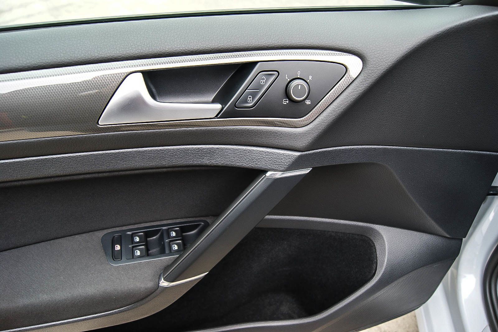 Fahrzeugabbildung Volkswagen Golf VII Variant 14TSI DSG JOIN ANHZV KAMERA PDC