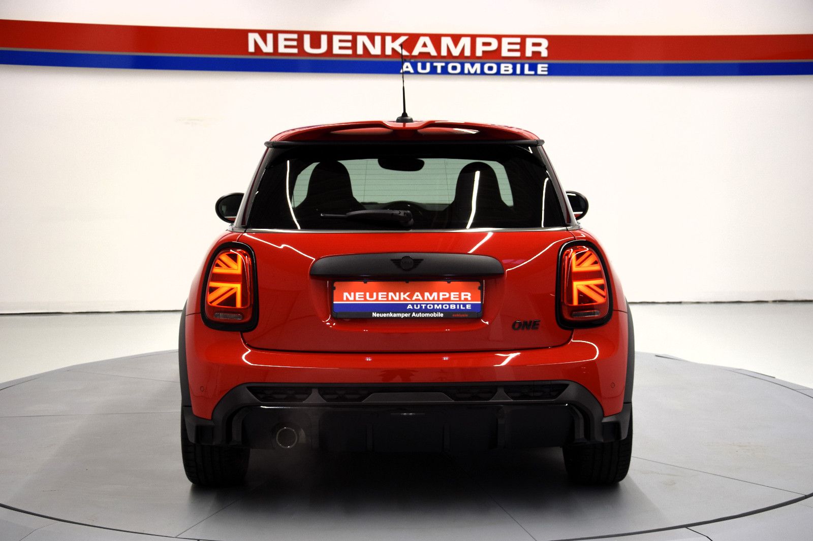 Fahrzeugabbildung MINI ONE John Cooper Works Kit  Schalensitz LED 17`