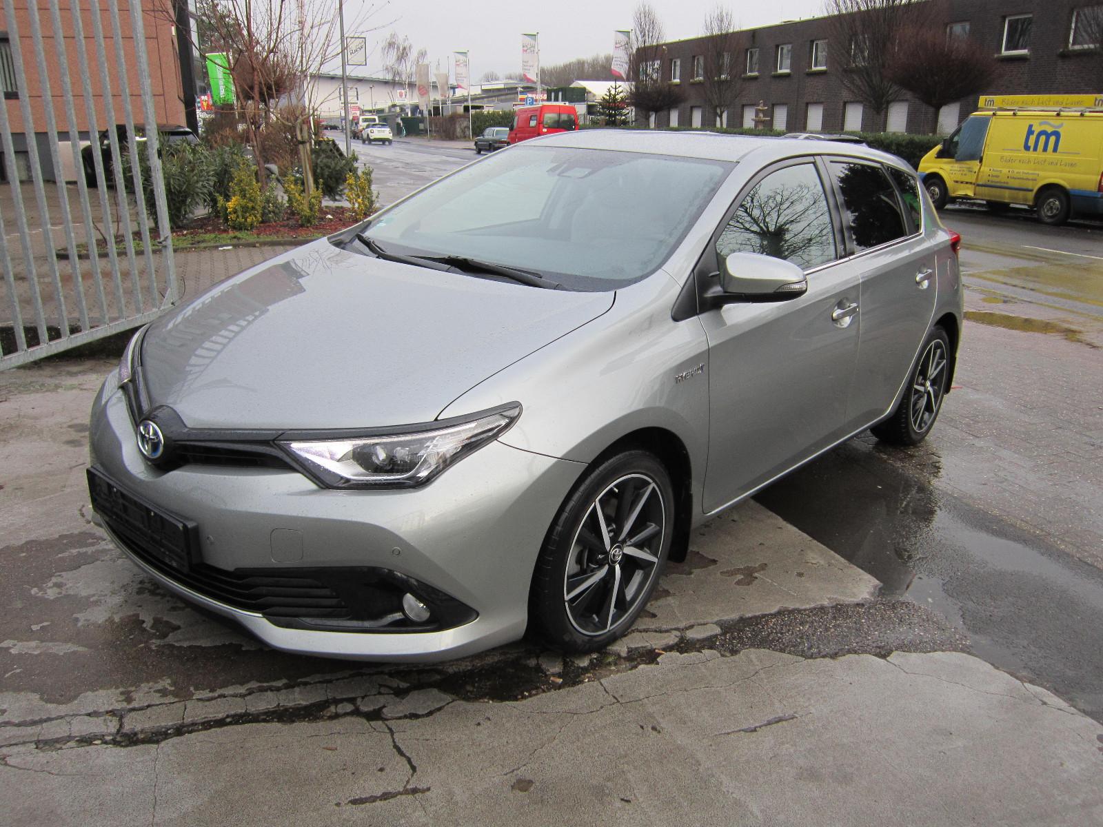 Toyota Auris Touring S. Hybrid 1,8-l-VVT Team Deutsch