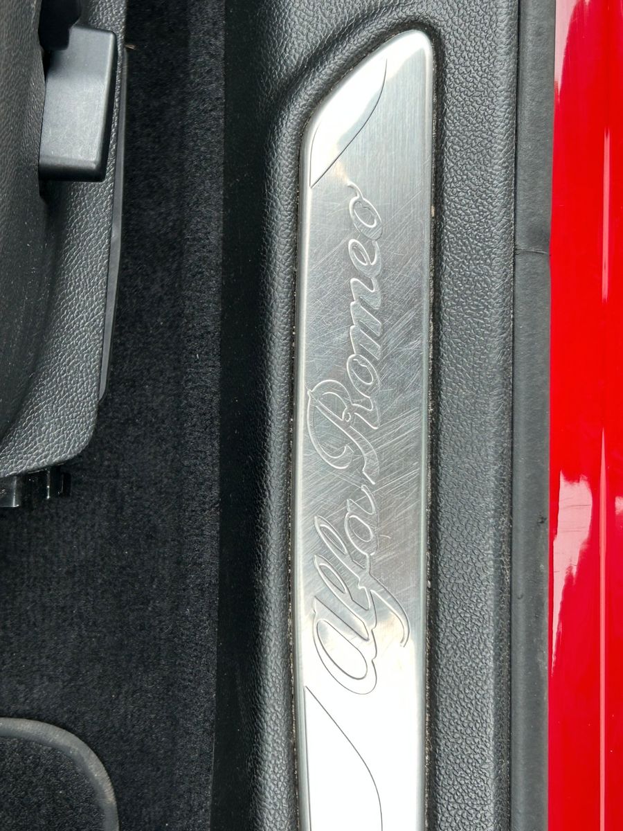 Fahrzeugabbildung Alfa Romeo Giulia 2.0T AT8 Super Bi-Xen Kam Mirror Leder BT
