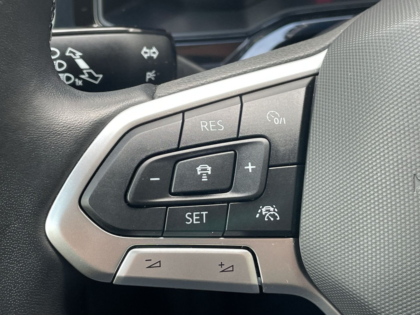 Polo 1.0 TSI Life LED/ACC/Travel/Navi/App-Connec