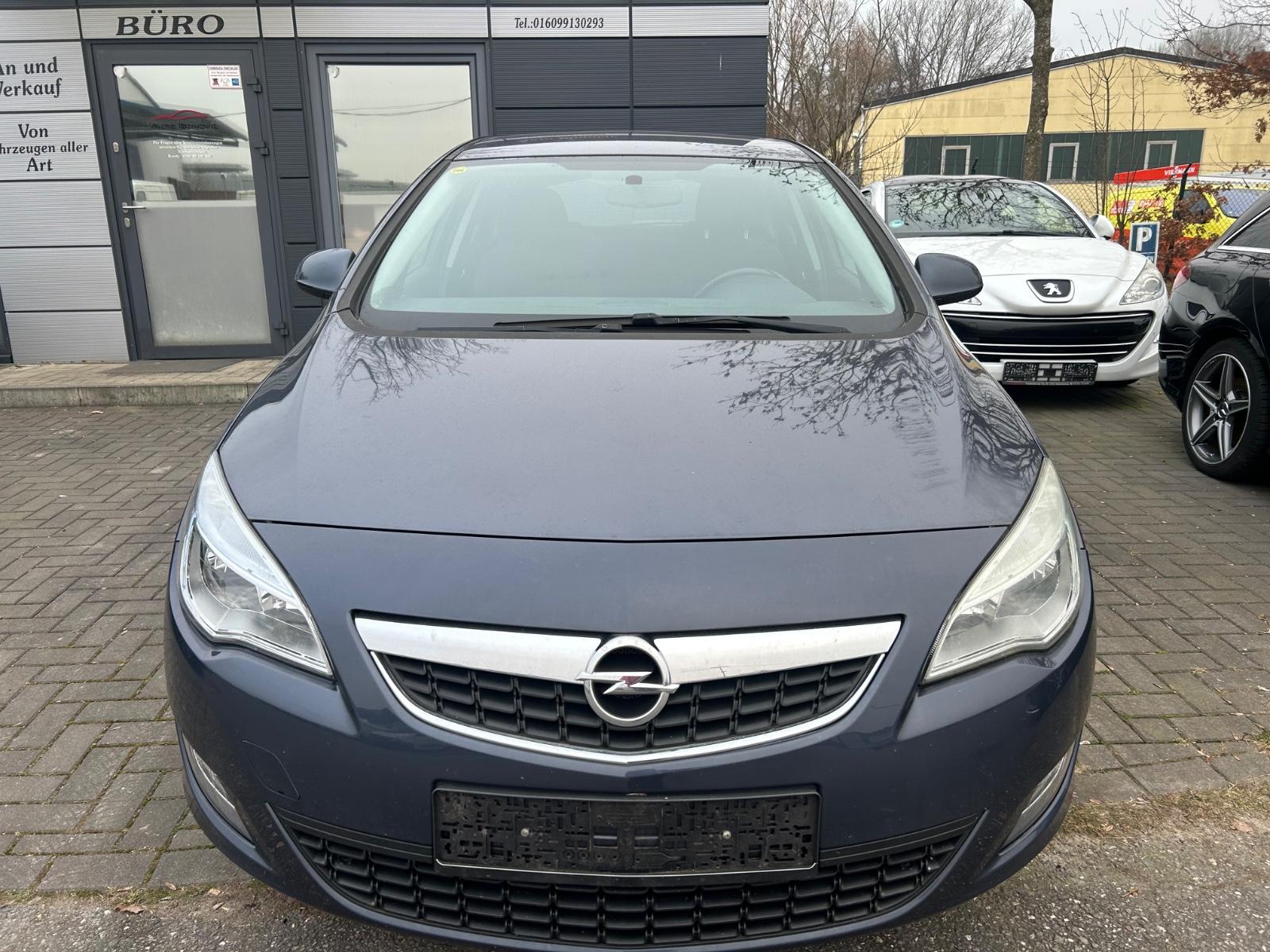 Opel Astra J Lim. 5-trg. Edition
