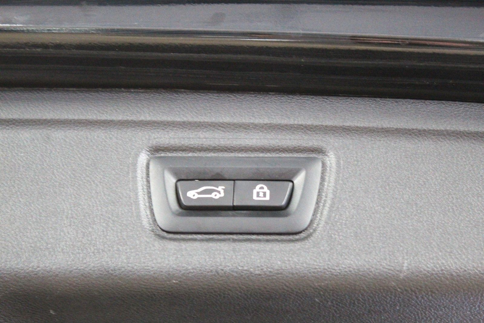 BMW 320d Touring xDrive M Sport Automatik AHK 1.Hand foto 22