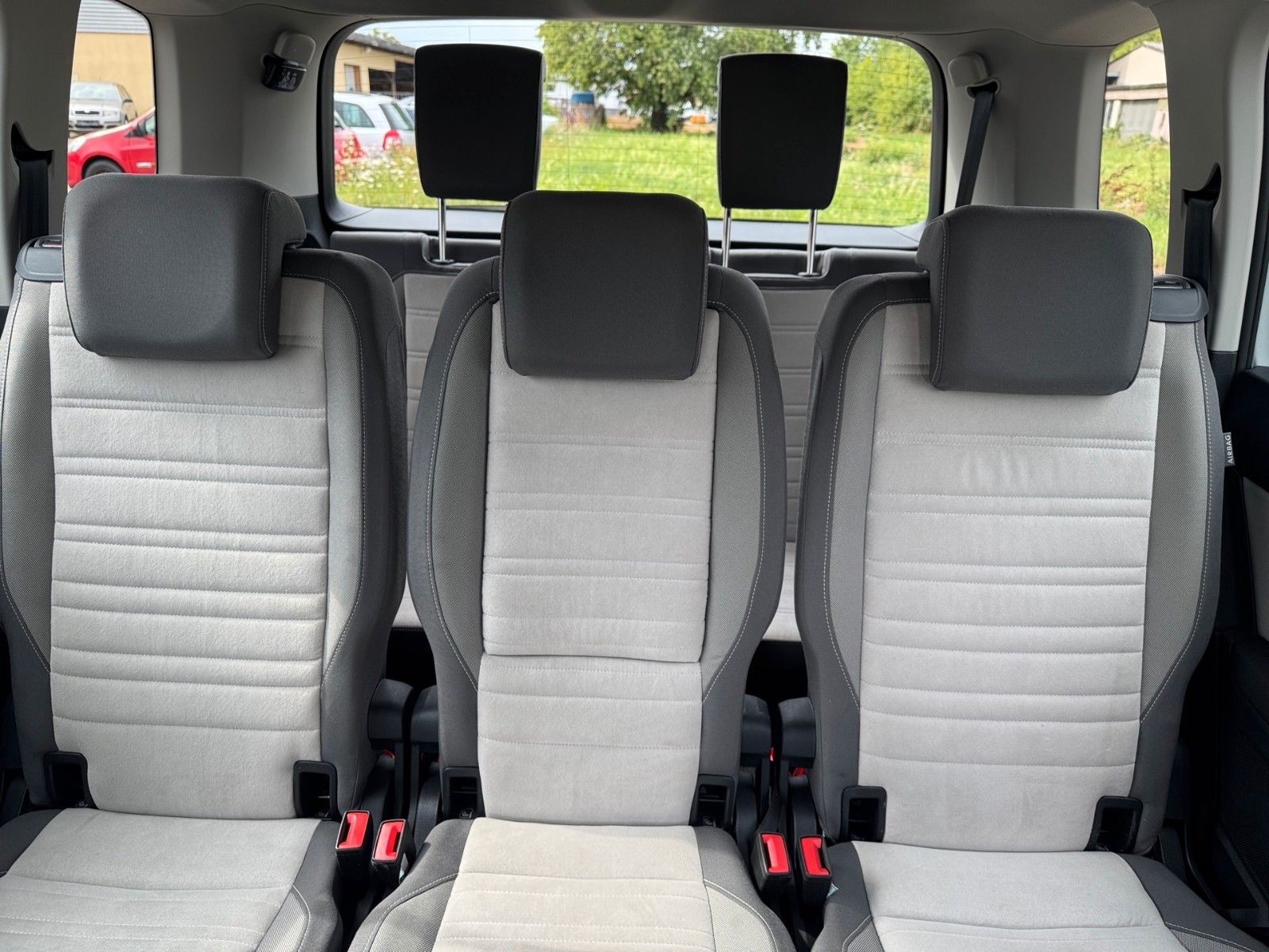 Fahrzeugabbildung Volkswagen Touran Highline 2.0 TDI
