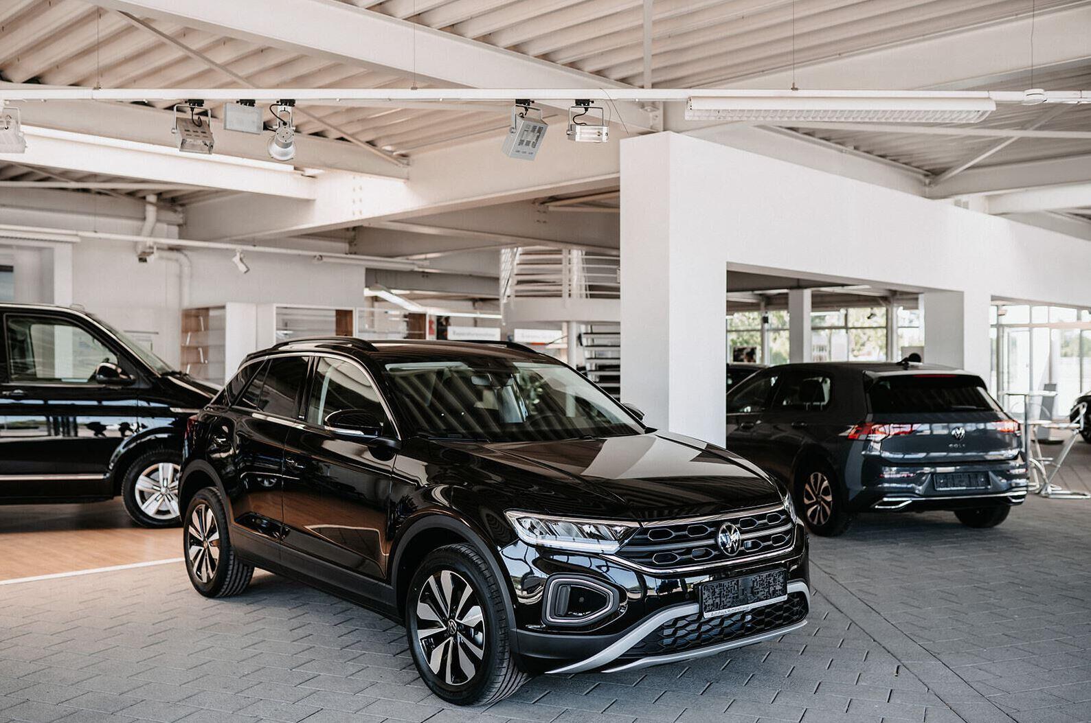 showroom-image-top