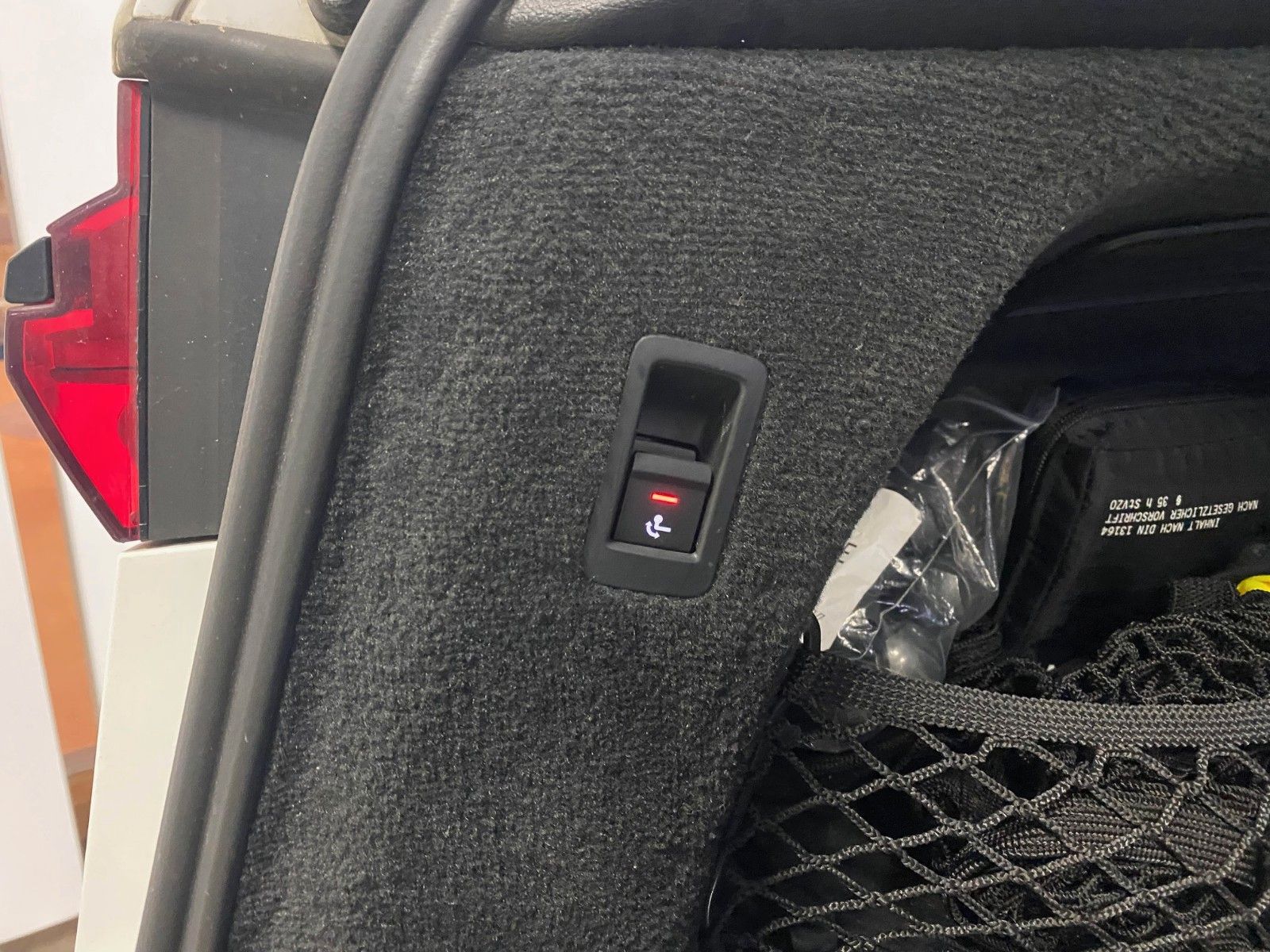 Fahrzeugabbildung Audi A6 Avant 55 TFSI e quattro sport+S-Line+MATRIX++