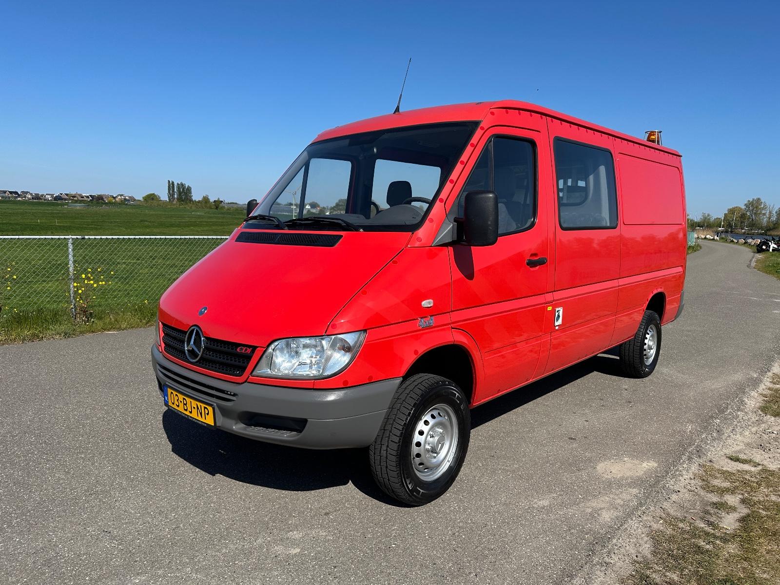 Mercedes-Benz Sprinter 311 4x4 L2H1 Feuerwehr 50.000km!!