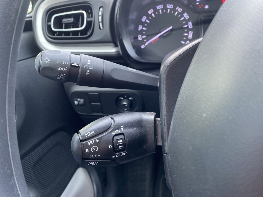 Fahrzeugabbildung Citroën C3 PT 83 S&S C-SERIES *Klimaautomatik*PDC hinten