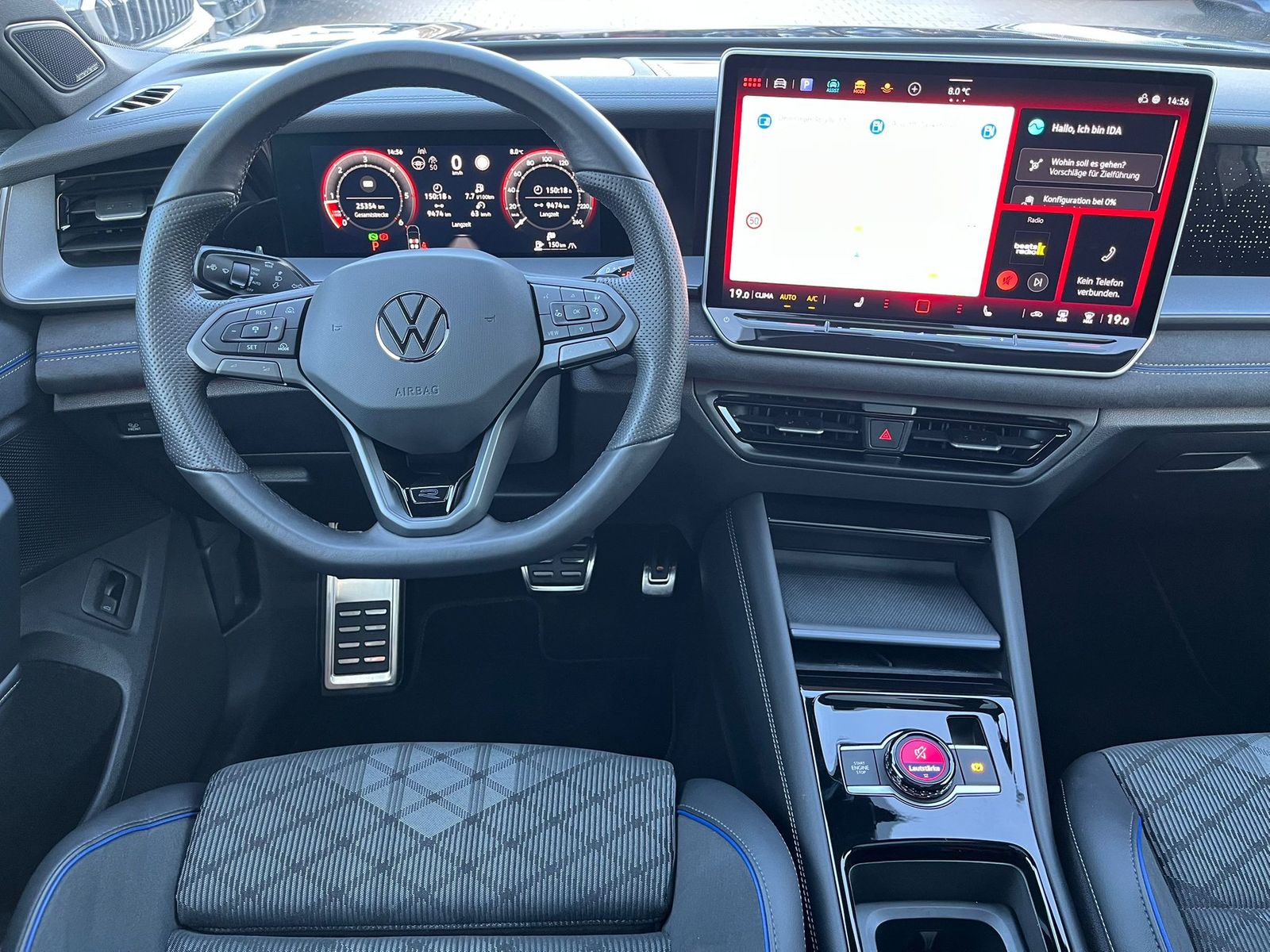 Fahrzeugabbildung Volkswagen Tayron 2.0 TDI 4M R-Line BLACK*7Si*MATRIX*PANO