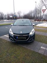 Peugeot 208 - Peugeot 104