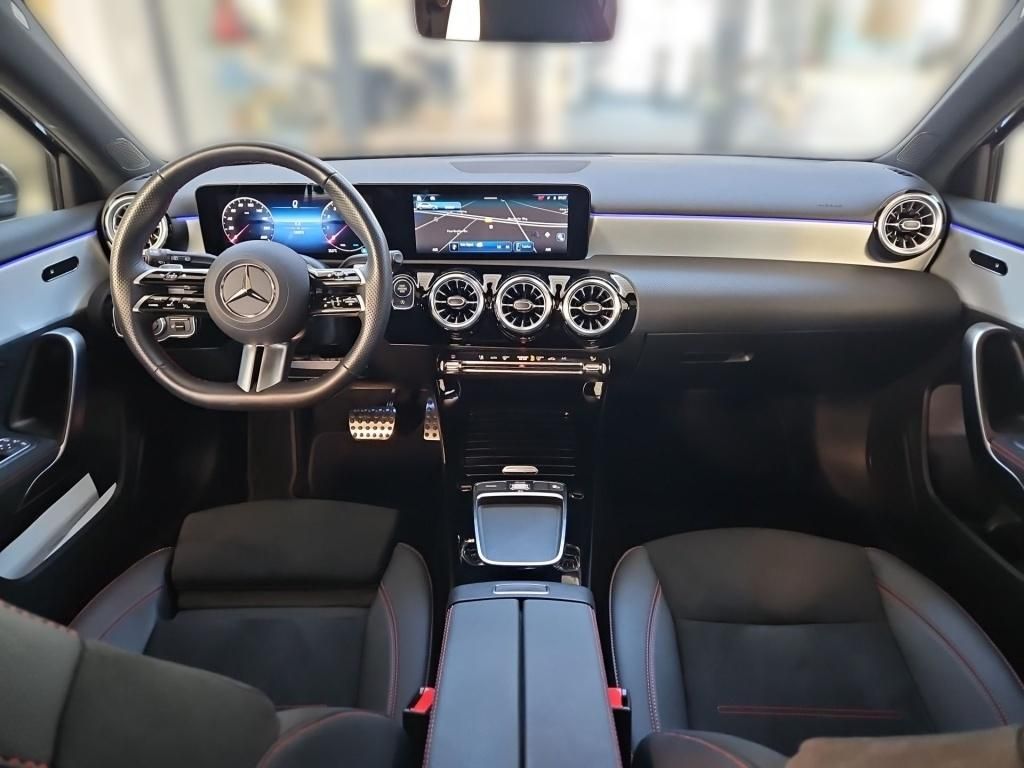 Fahrzeugabbildung Mercedes-Benz A 200 AMG Pano LED SHZ KeyLess Ambie. Sport DAB