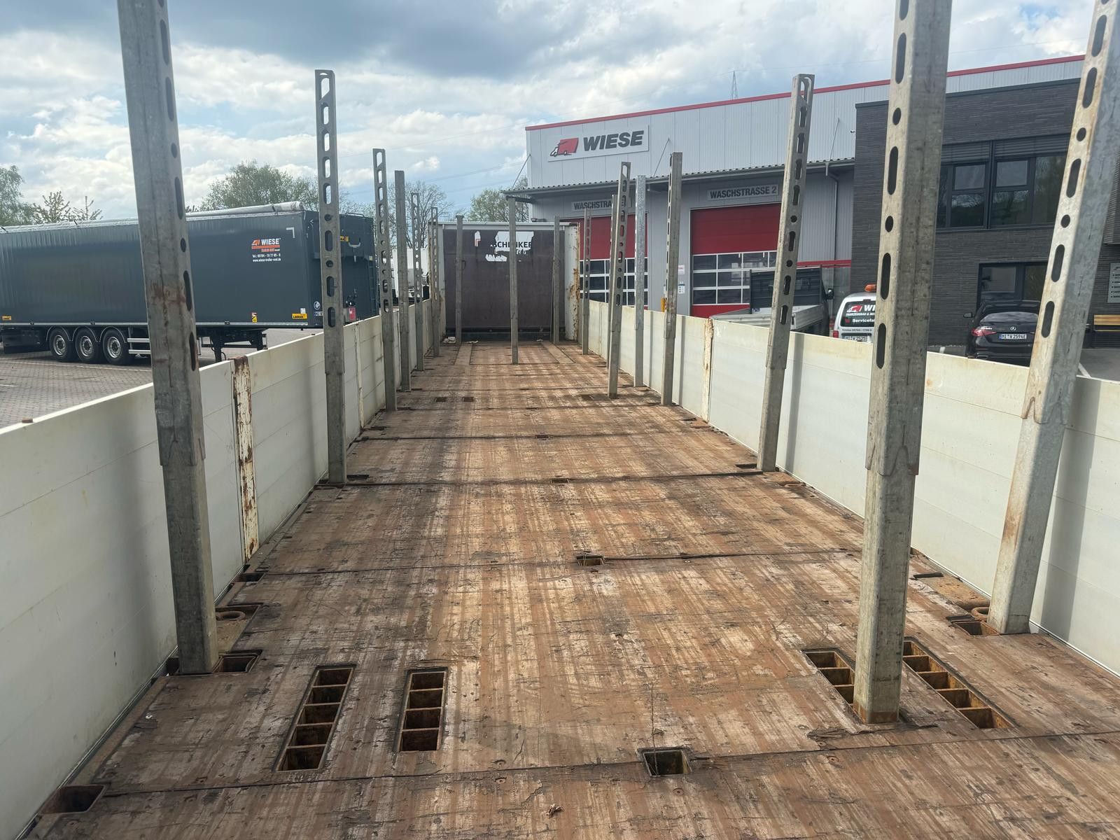 Fahrzeugabbildung Krone Stahlmattenauflieger mit Bordwände - TÜV Neu