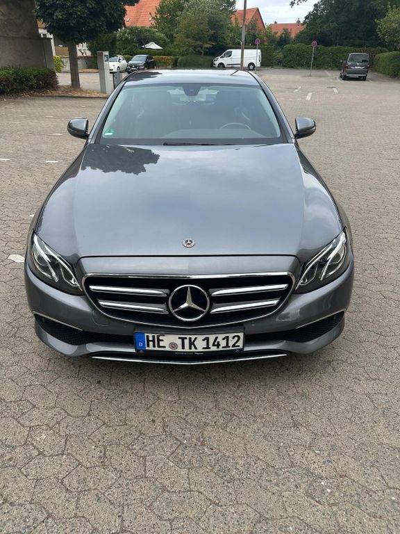 Mercedes-Benz 220