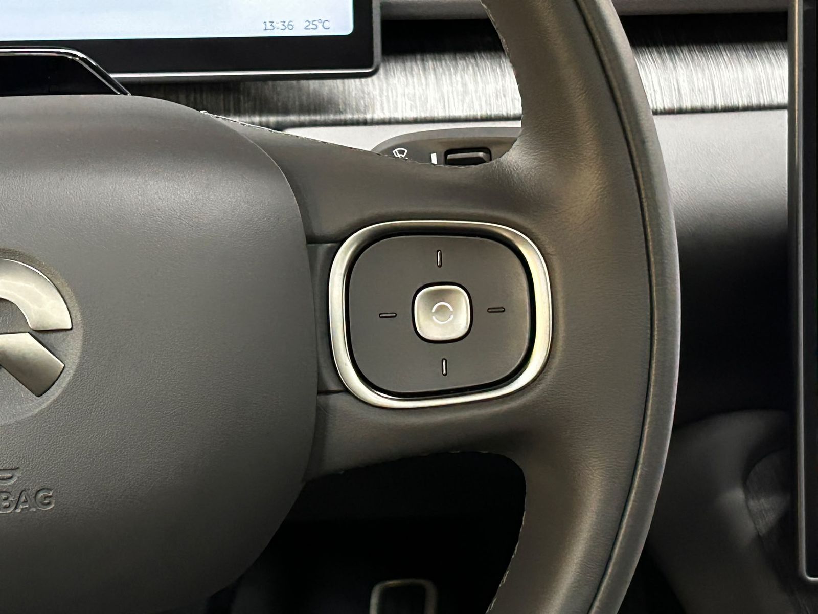 Fahrzeugabbildung NIO ET7 AWD BATTERI INKL PANO+HEAD+360+ACC+LED+AHK+