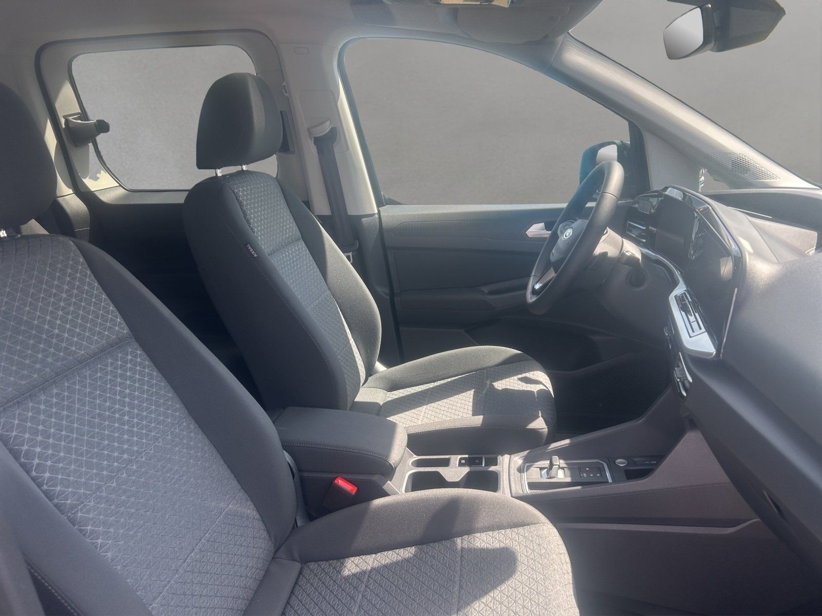 Fahrzeugabbildung Ford Tourneo Connect Titanium L1 Automatik PDC Kamera