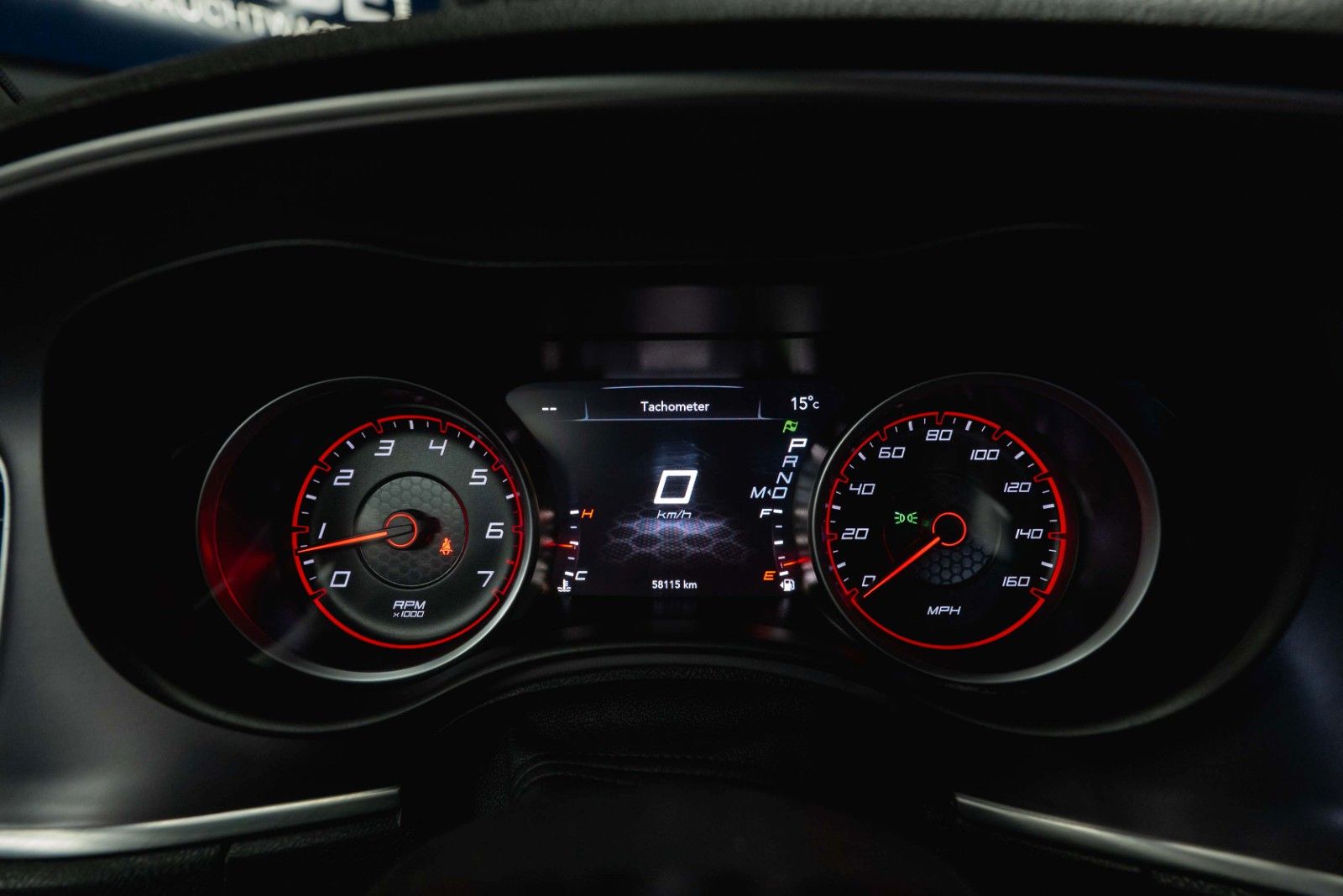 Fahrzeugabbildung Dodge Charger 5.7 V8 HEMI R/T Night-Paket Performance