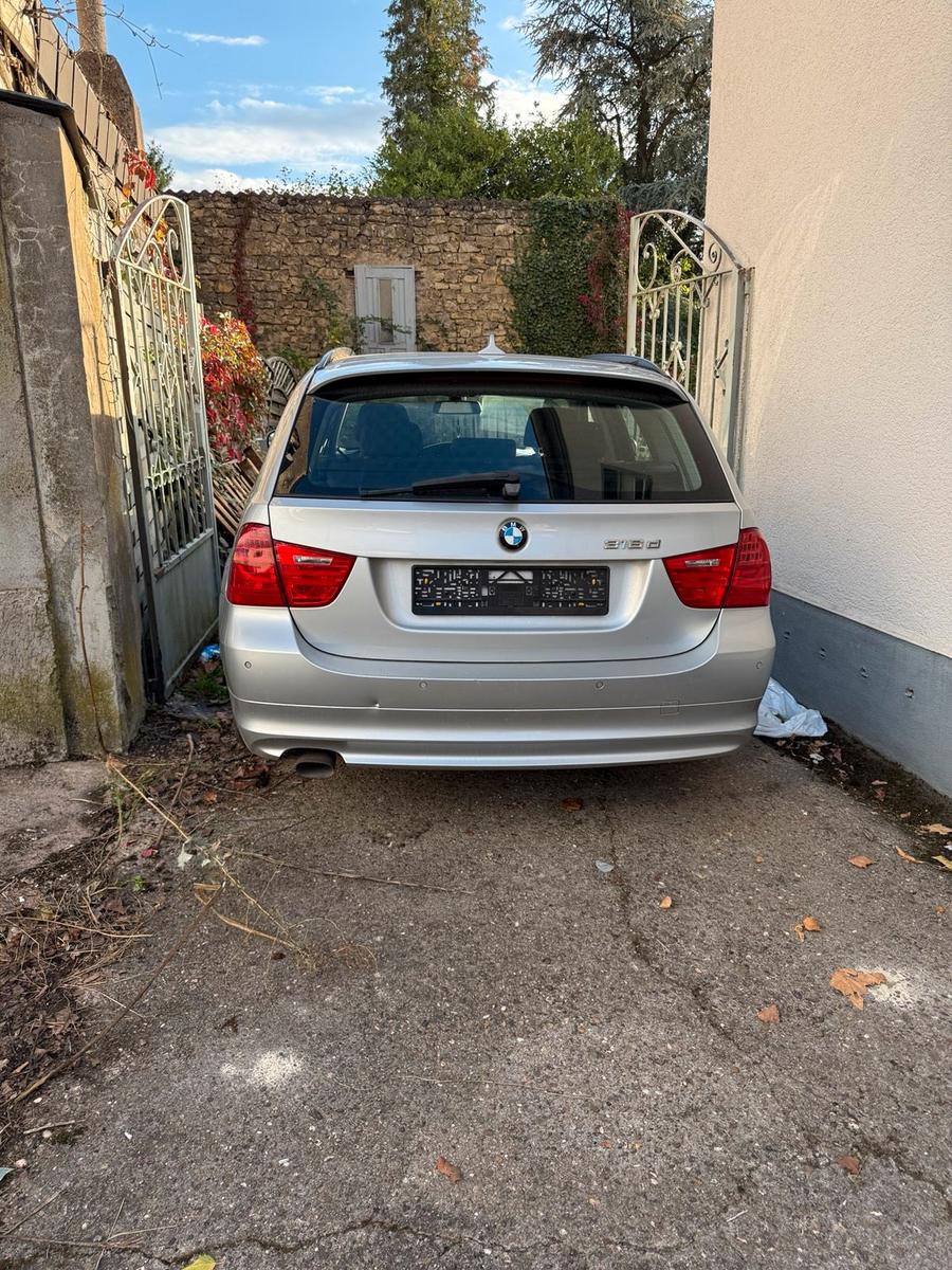 BMW 316 2011 — двигун 124 HP (91kW)
