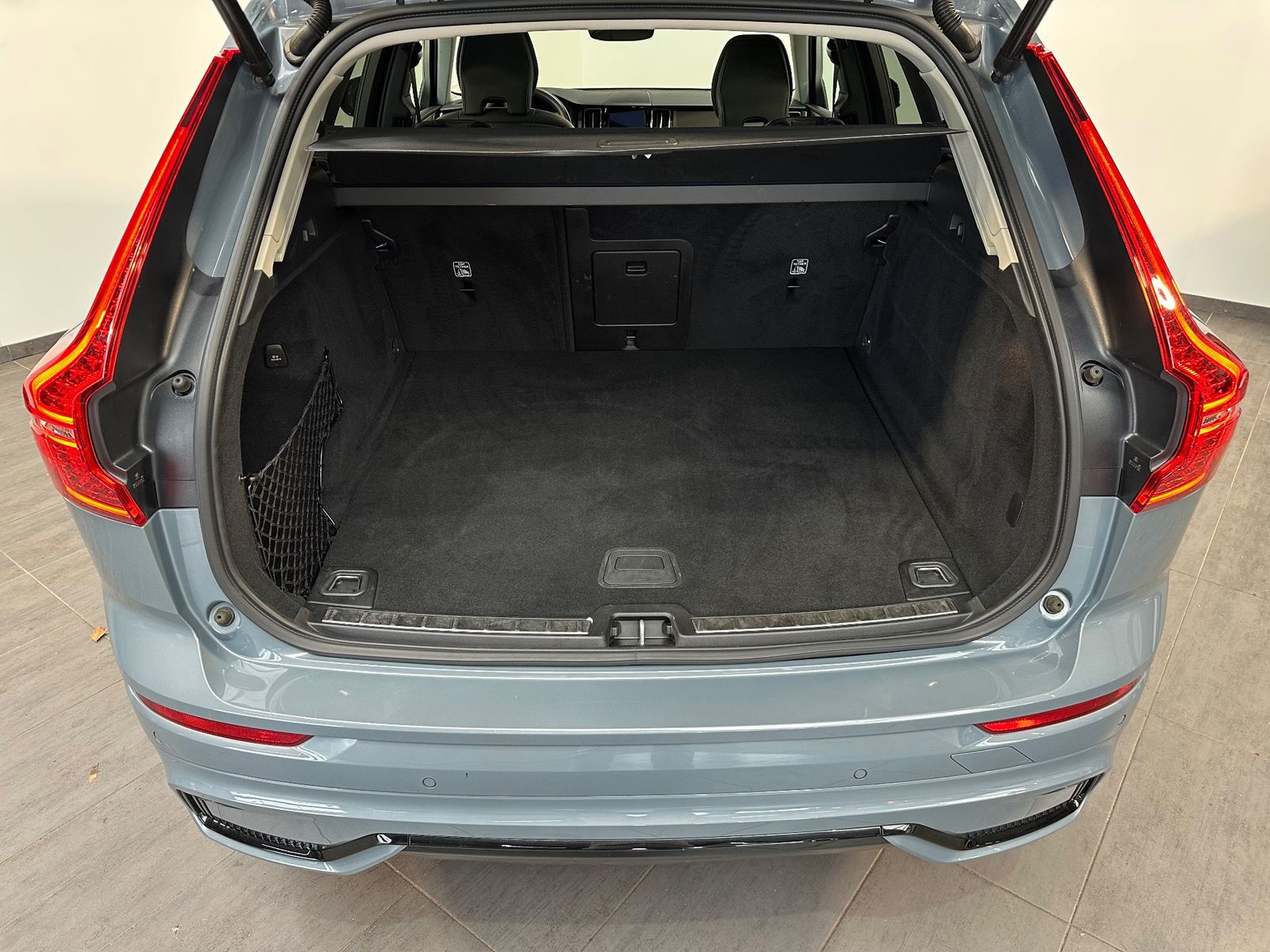 Fahrzeugabbildung Volvo XC60 B5 B AWD Ultimate Dark LED+PANO+AHK+STHZ