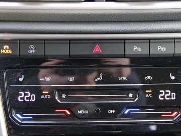 Volkswagen T-Roc 1.5 TSI Move KLIMA LED NAVI ALU