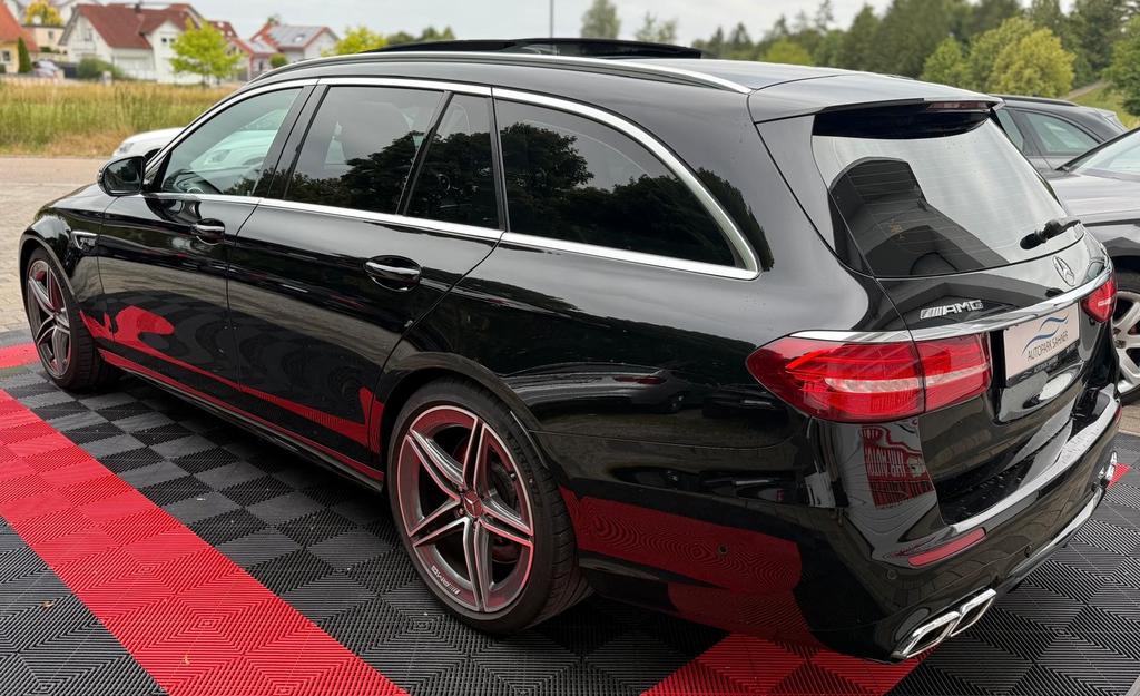 Mercedes-Benz E 63 AMG