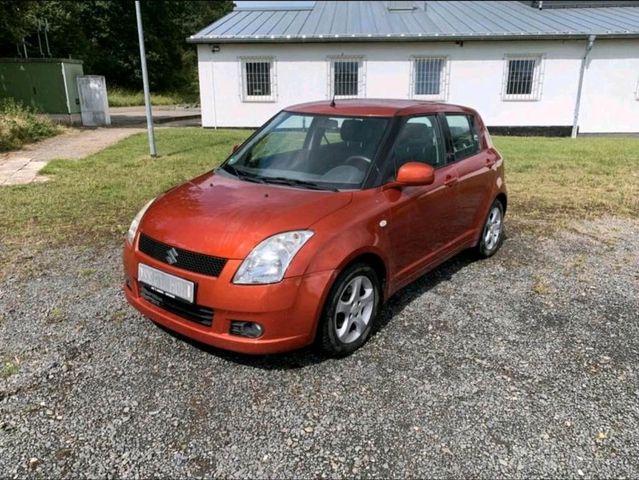 Suzuki Swift 1,5,  Reifen neu TÜV Neu Insp...