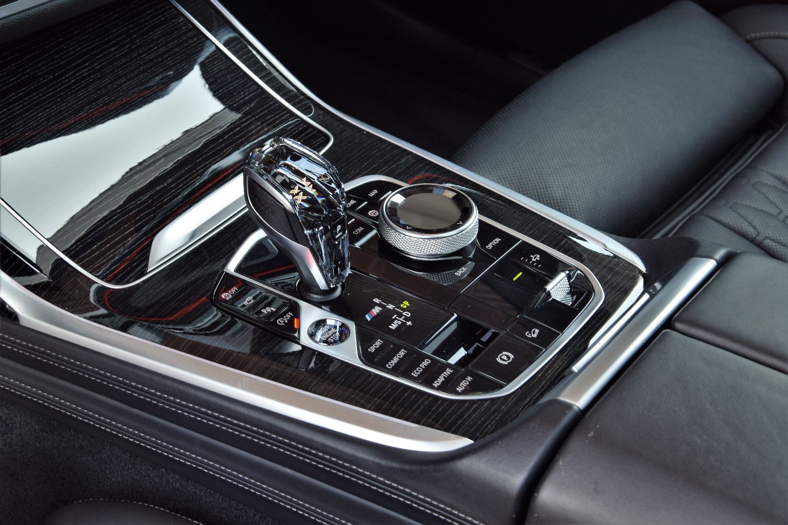 Fahrzeugabbildung BMW X7 M50d xDrive SkyLounge 7Sitze Sitzlüft AHK 22"