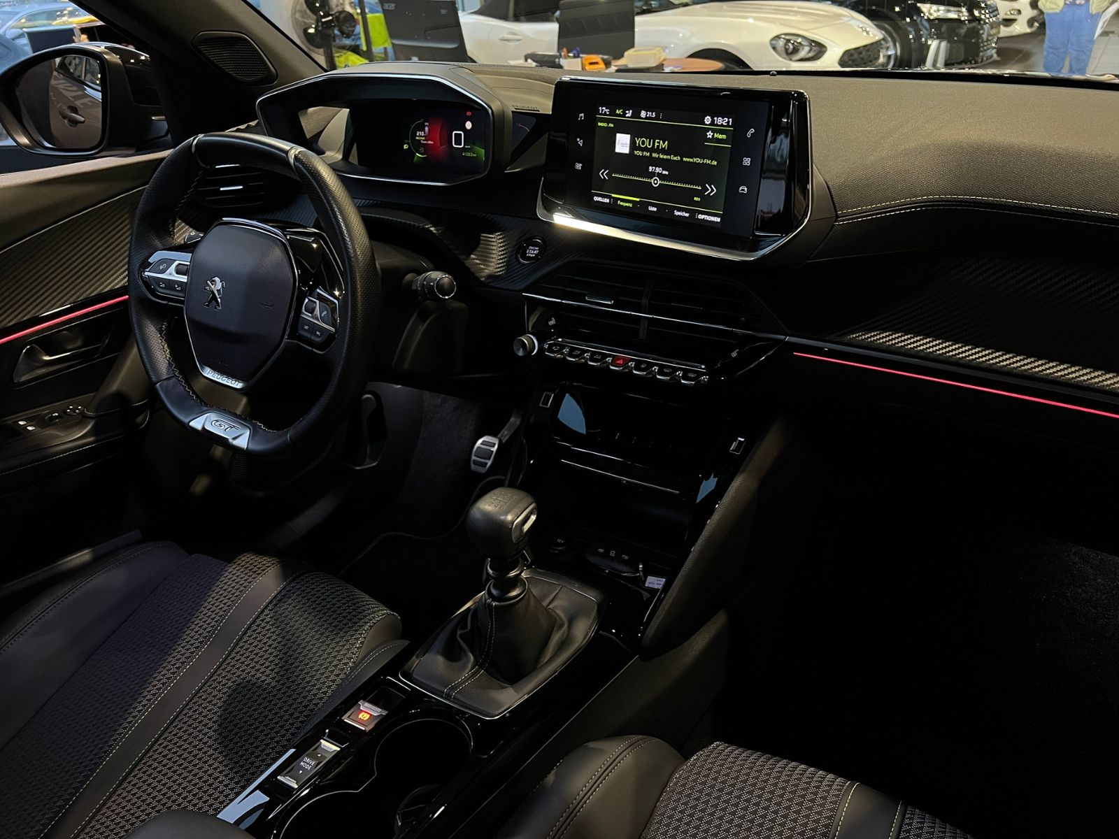 Fahrzeugabbildung Peugeot 2008 GT-Line RKF LED ALU