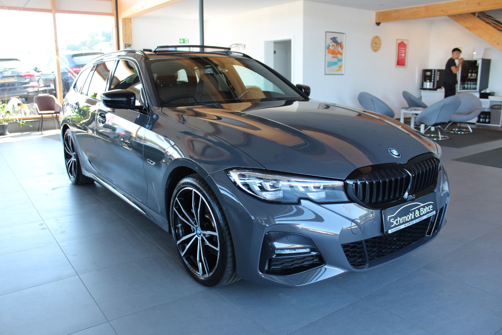BMW 320e Touring xDrive M Sport*NAVI*NAVI*LED*PANO* imagem 3